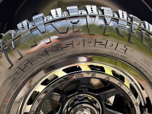 Used 2025 Jeep Wrangler Unlimited Sport image 12