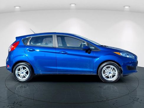 Used 2019 Ford Fiesta SE FWD image 2