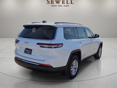 New 2025 Jeep Grand Cherokee L Laredo w/ MOPAR Finishing Package image 4