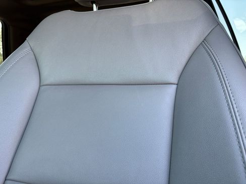 Used 2024 Chevrolet Tahoe Z71 w/ Luxury Package image 17