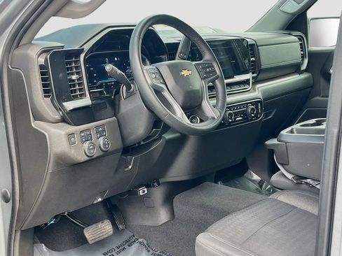 Used 2023 Chevrolet Silverado 1500 RST AWD/4WD image 9