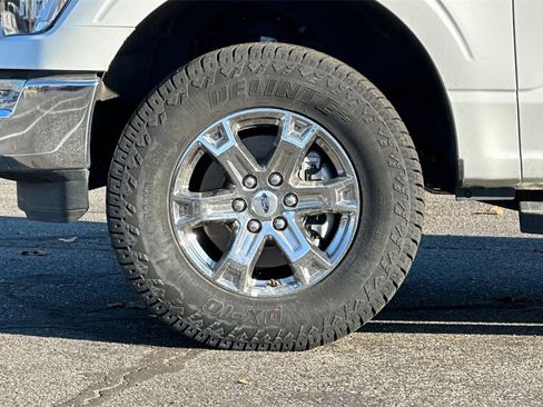 Used 2023 Ford F150 Lariat w/ Trailer Tow Package image 27