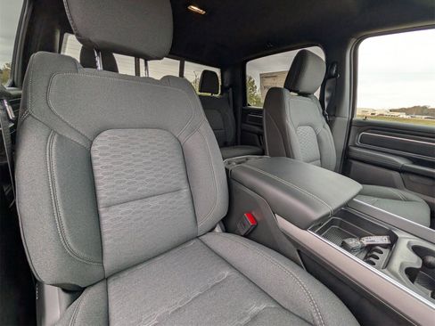 New 2026 RAM 1500 4x4 Crew Cab image 27