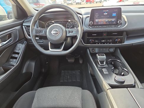 Used 2024 Nissan Rogue SV image 11