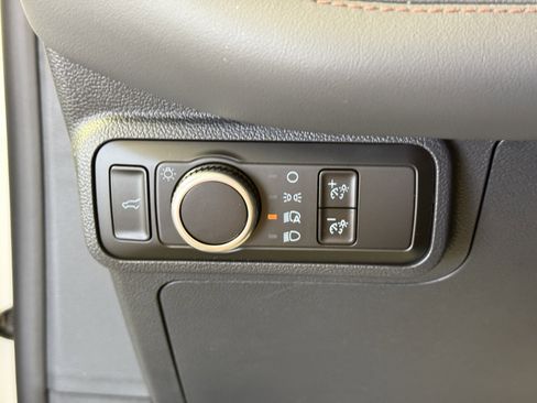 New 2026 Ford Explorer Active image 24