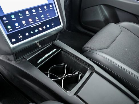 Used 2016 Tesla Model X 75D image 35