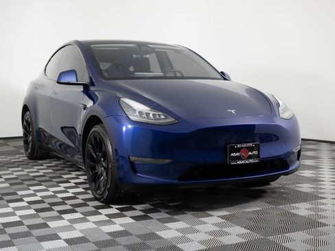 Used 2021 Tesla Model Y Long Range image 10