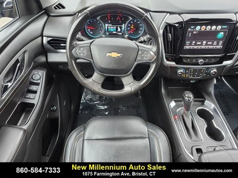 Used 2019 Chevrolet Traverse RS image 13