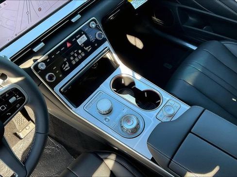 New 2025 Genesis GV80 2.5T Standard image 8