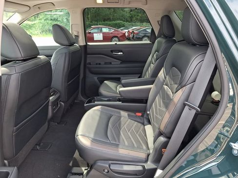 Certified 2023 Nissan Pathfinder Platinum AWD/4WD image 12