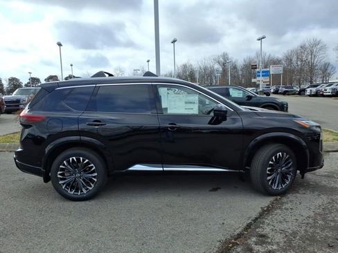 New 2026 Nissan Rogue Platinum image 2