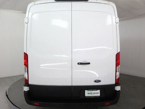 Used 2019 Ford Transit 250 130 Medium Roof RWD image 8