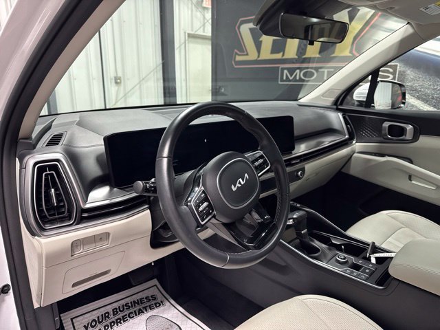 Used 2025 Kia Sorento S w/ Panoramic Sunroof Package FWD image 6