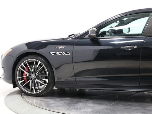 Used 2022 Maserati Quattroporte Trofeo RWD image 6