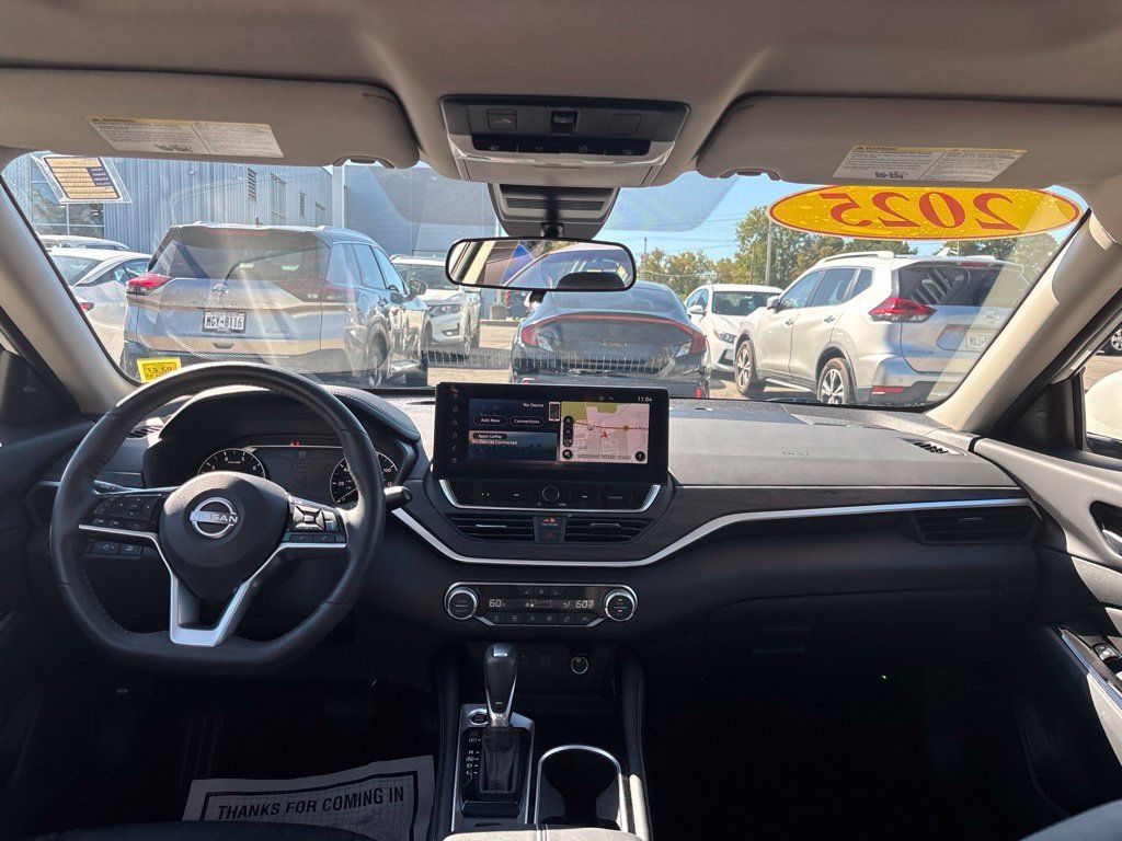 Certified 2025 Nissan Altima 2.5 SL FWD image 13