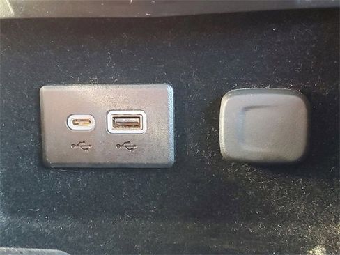 Used 2020 Cadillac XT4 Sport w/ Cold Weather Package image 31