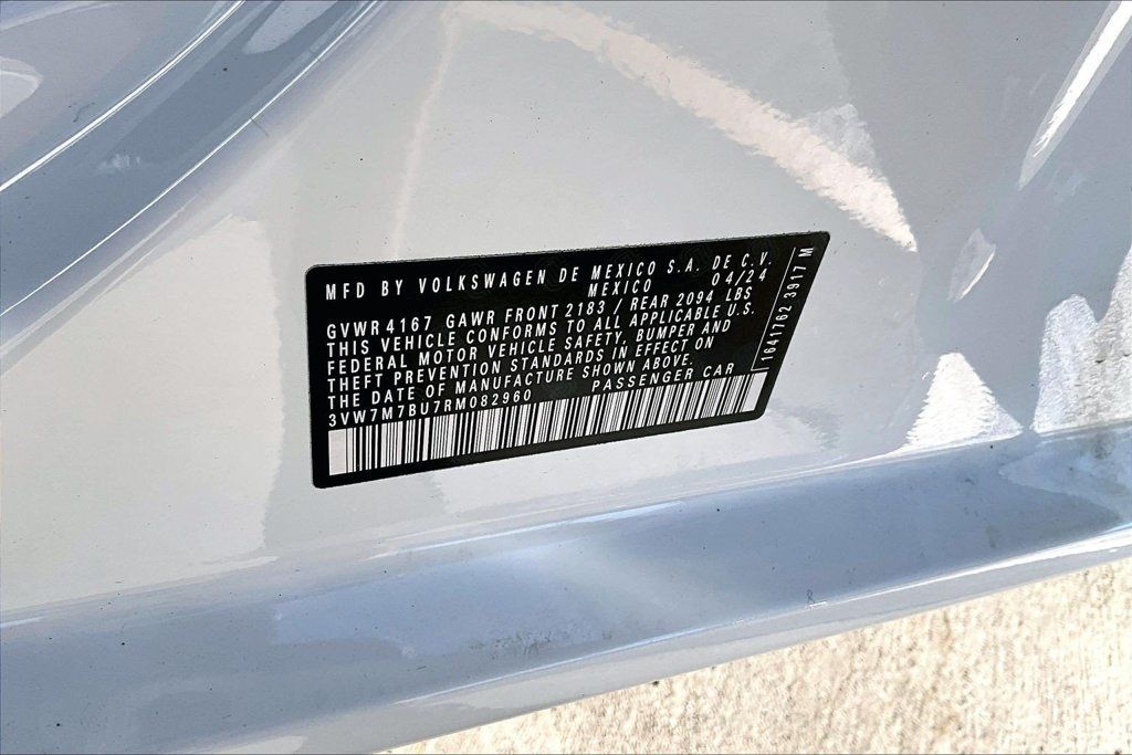 Used 2024 Volkswagen Jetta SE w/ Panoramic Sunroof Package FWD image 16
