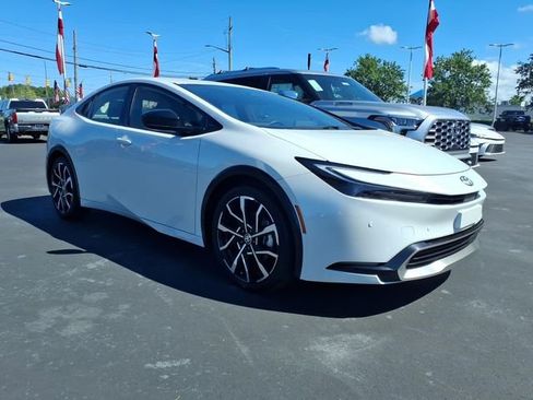 Used 2025 Toyota Prius Plug-In Hybrid FWD image 1