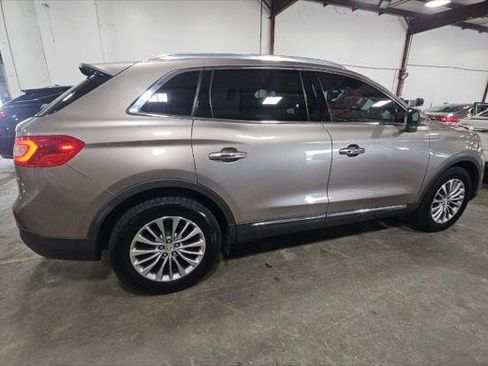 Used 2018 Lincoln MKX Select w/ Select Plus Package AWD/4WD image 23