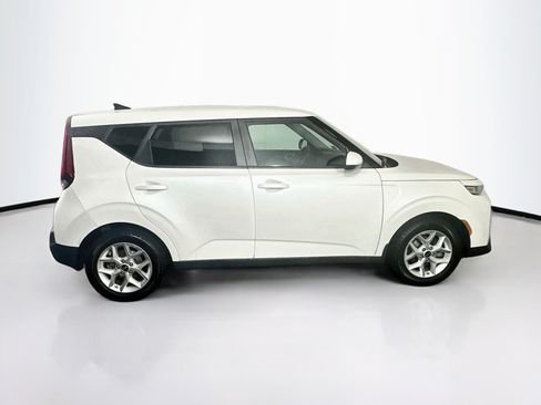 Used 2020 Kia Soul S FWD image 10