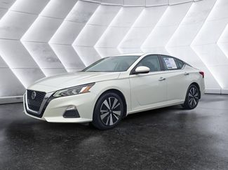 Used 2022 Nissan Altima 2.5 SV video 1