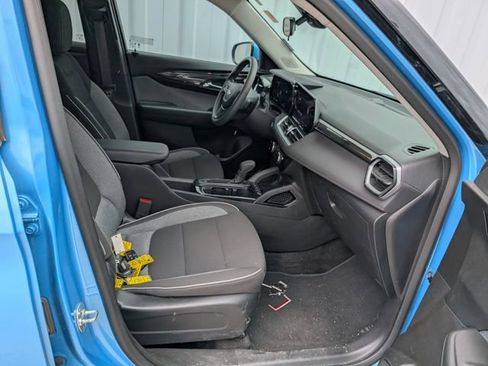 Used 2025 Chevrolet TrailBlazer LT AWD/4WD image 18
