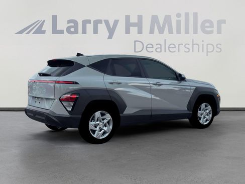 New 2026 Hyundai Kona SE image 8