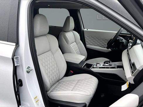 New 2025 Mitsubishi Outlander SEL image 8