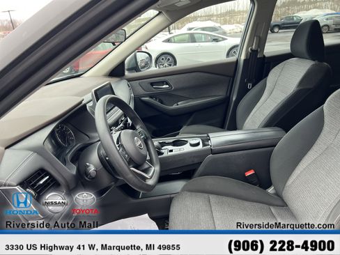 Used 2023 Nissan Rogue SV image 15