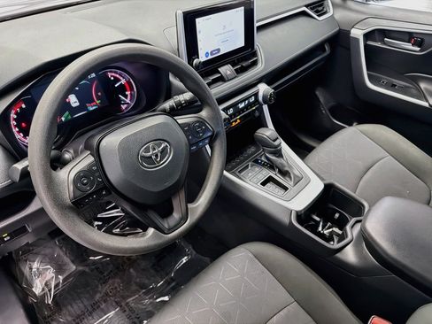 Used 2025 Toyota RAV4 XLE FWD image 7