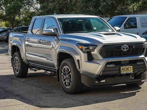 New 2025 Toyota Tacoma TRD Sport image 3