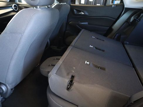 Used 2024 Chevrolet Trax LS w/ LS Convenience Package image 31