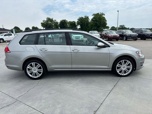 Used 2015 Volkswagen Golf TDI SE FWD image 3