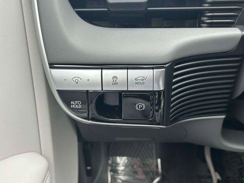 Used 2024 Hyundai Ioniq 5 Limited image 18