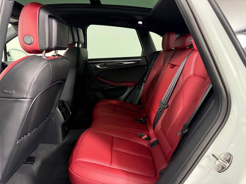Certified 2026 Porsche Macan AWD/4WD image 16