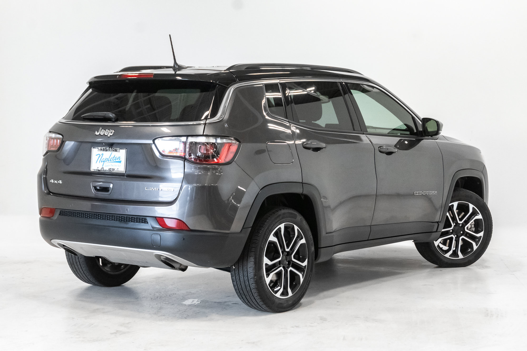 Certified 2023 Jeep Compass Limited AWD/4WD image 28