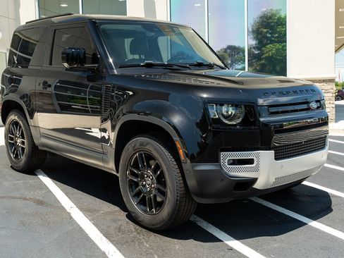 Used 2024 Land Rover Defender 90 S AWD/4WD image 8