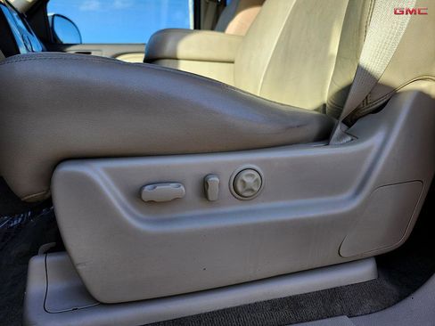 Used 2013 GMC Yukon XL Denali image 15