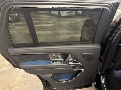 Used 2024 Land Rover Range Rover Long Wheelbase SE image 21