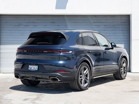 Certified 2026 Porsche Cayenne AWD/4WD image 7