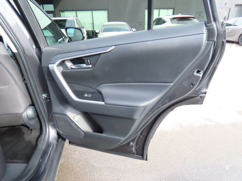 Used 2025 Toyota RAV4 XLE image 12