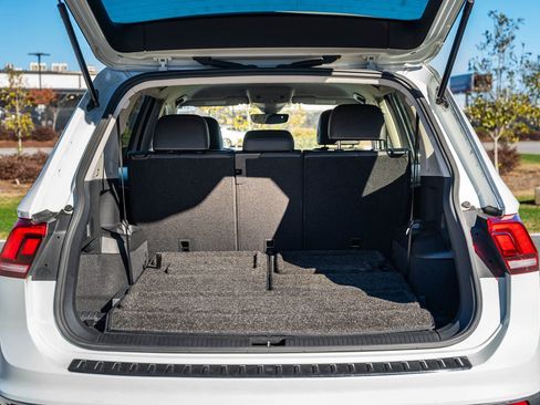 Used 2023 Volkswagen Tiguan SE image 15