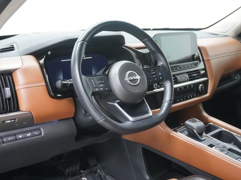 Used 2023 Nissan Pathfinder Platinum FWD image 10