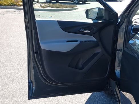 Used 2020 Chevrolet Equinox LT image 19