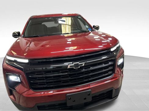Used 2025 Chevrolet Traverse LT w/ Midnight/Sport Edition FWD image 7