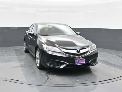 Used 2018 Acura ILX FWD image 2