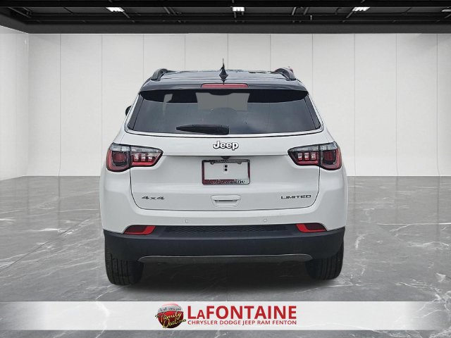 Used 2024 Jeep Compass Limited AWD/4WD image 4