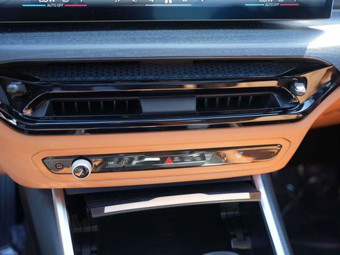 Used 2025 BMW 330i 330i Sedan RWD w/ Convenience Package image 22