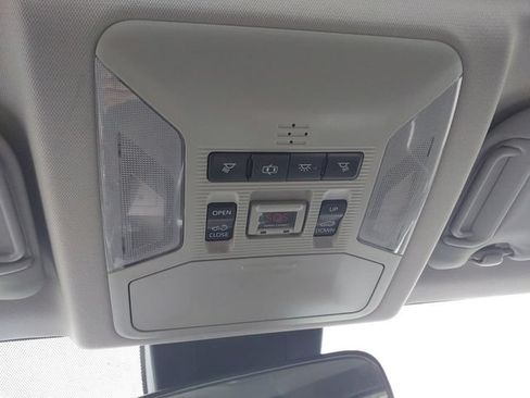 Used 2019 Toyota RAV4 XLE AWD/4WD image 28