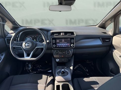 Used 2023 Nissan Leaf S image 11